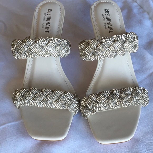 NEW Cushionaire Party Sandals - Picture 5 of 8